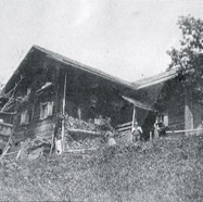 Brüner Haus, Hinderegga